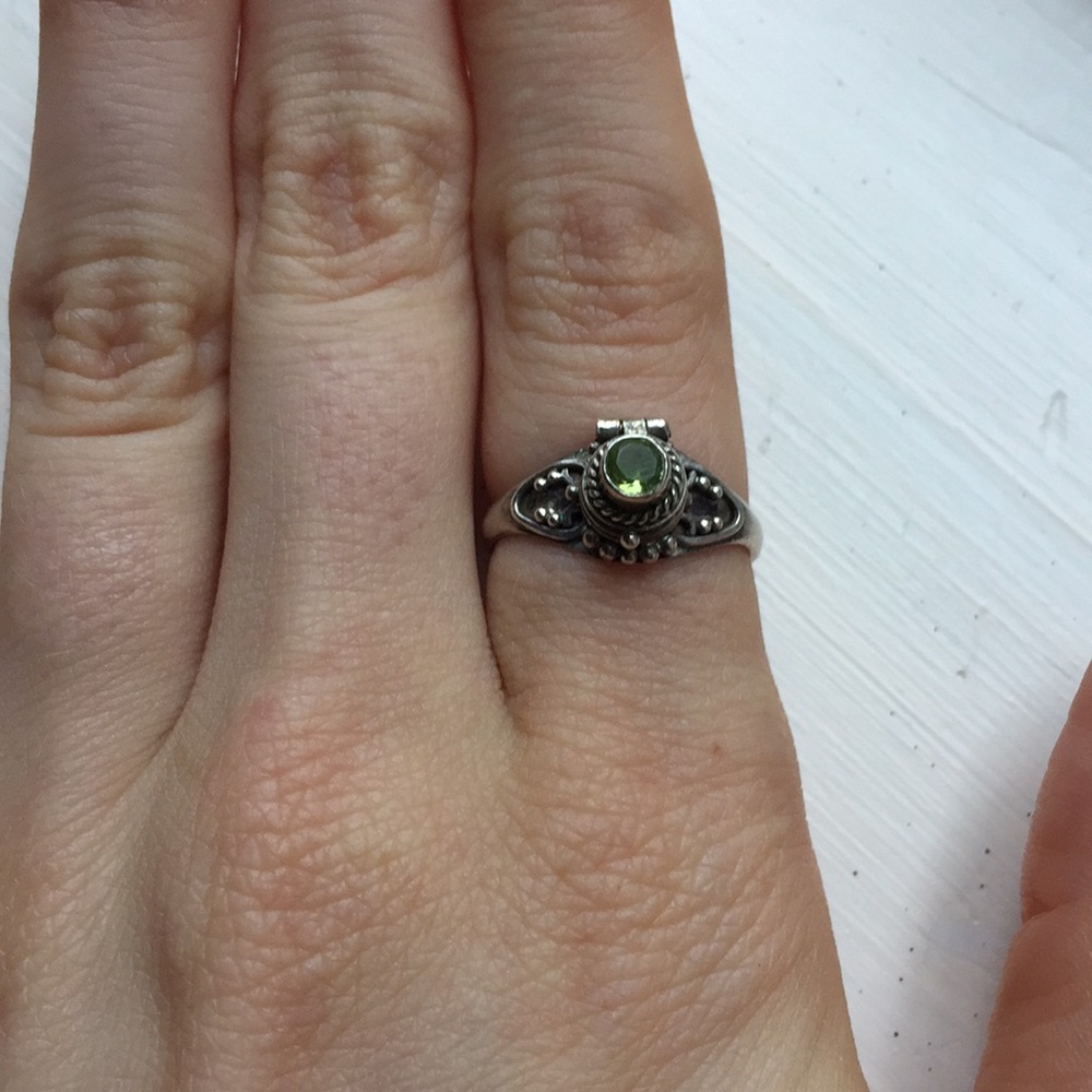 Sterling Silver Ornate Ring size 7